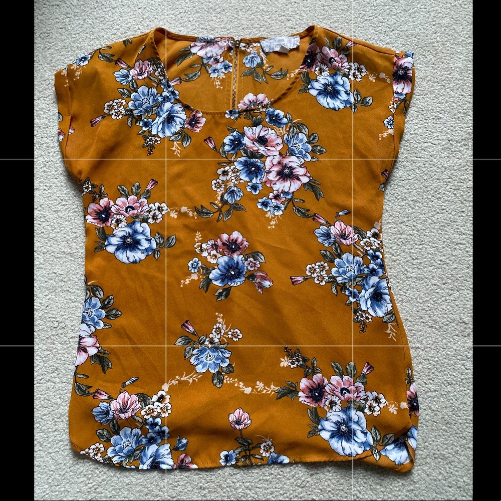 Women’s xs tee - Picture 1 of 1